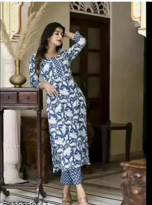 Blue and white floral women round neck kurta with pants set three quarter sleeves straight fit